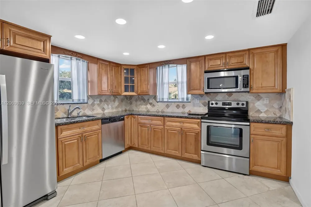 7118 E Tropical Way Plantation, FL 33317