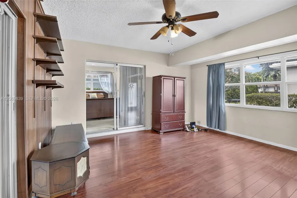 7118 E Tropical Way Plantation, FL 33317