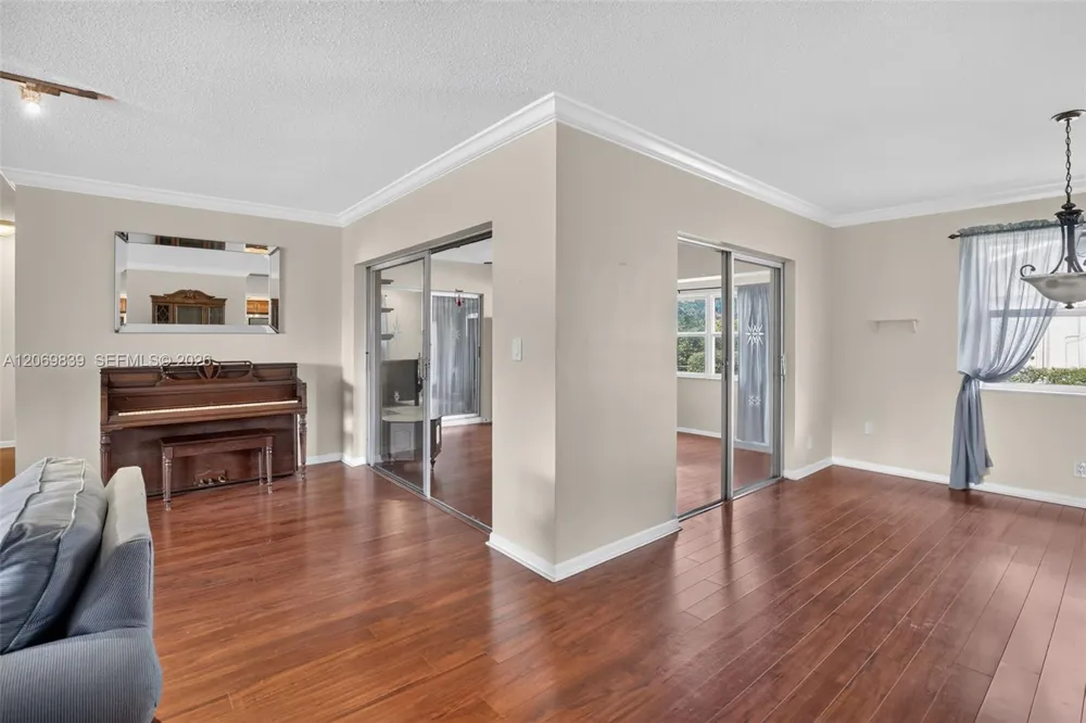 7118 E Tropical Way Plantation, FL 33317