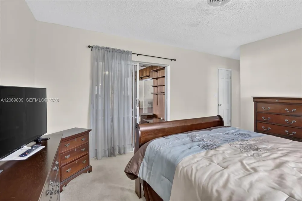 7118 E Tropical Way Plantation, FL 33317
