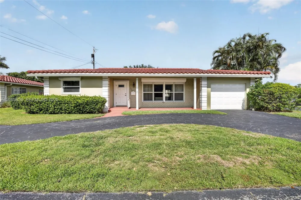 7118 E Tropical Way Plantation, FL 33317