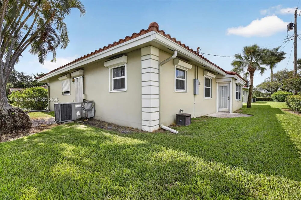 7118 E Tropical Way Plantation, FL 33317