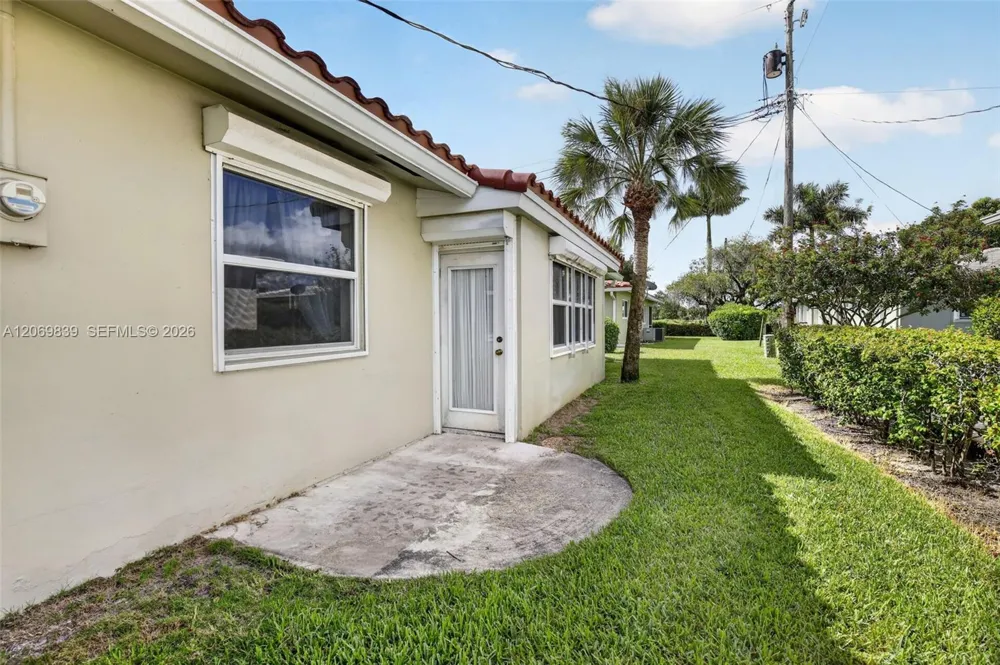 7118 E Tropical Way Plantation, FL 33317