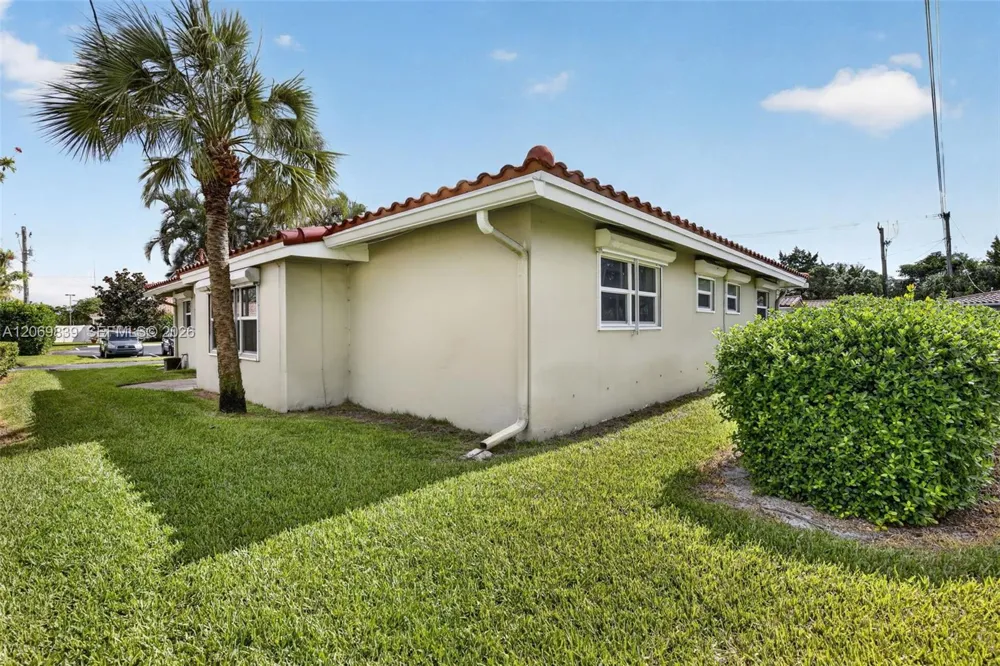 7118 E Tropical Way Plantation, FL 33317