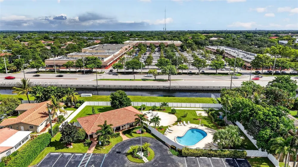 7118 E Tropical Way Plantation, FL 33317