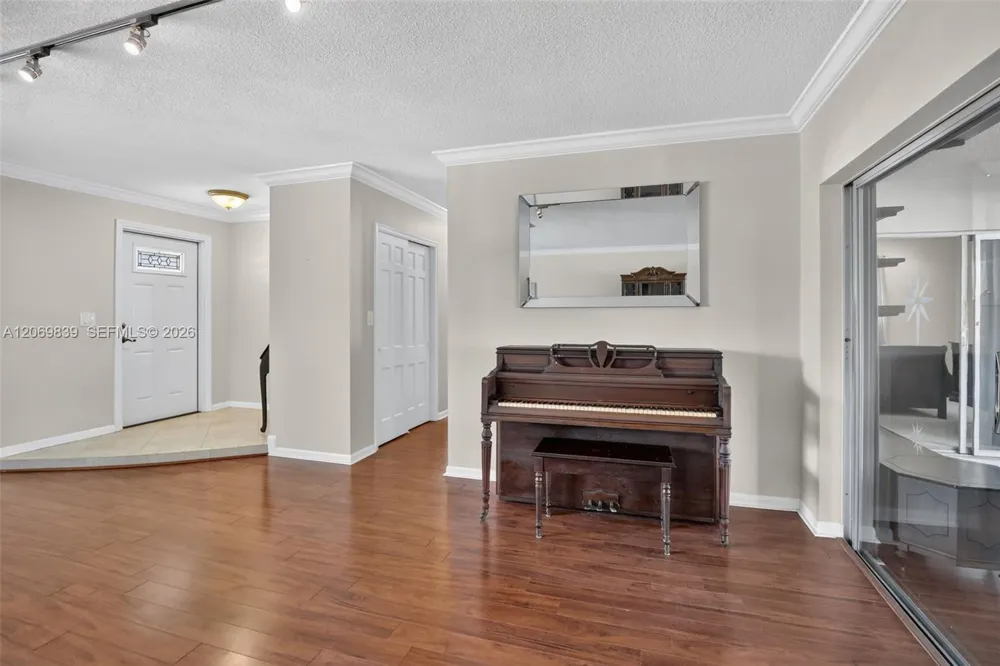 7118 E Tropical Way Plantation, FL 33317