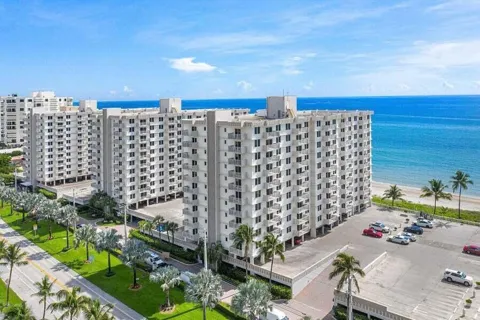 3221 S Ocean Boulevard #704