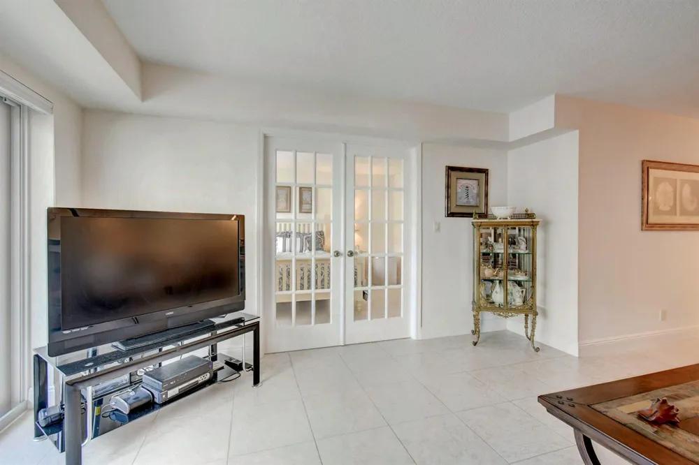 3221 S Ocean Boulevard #704 Highland Beach, FL 33487