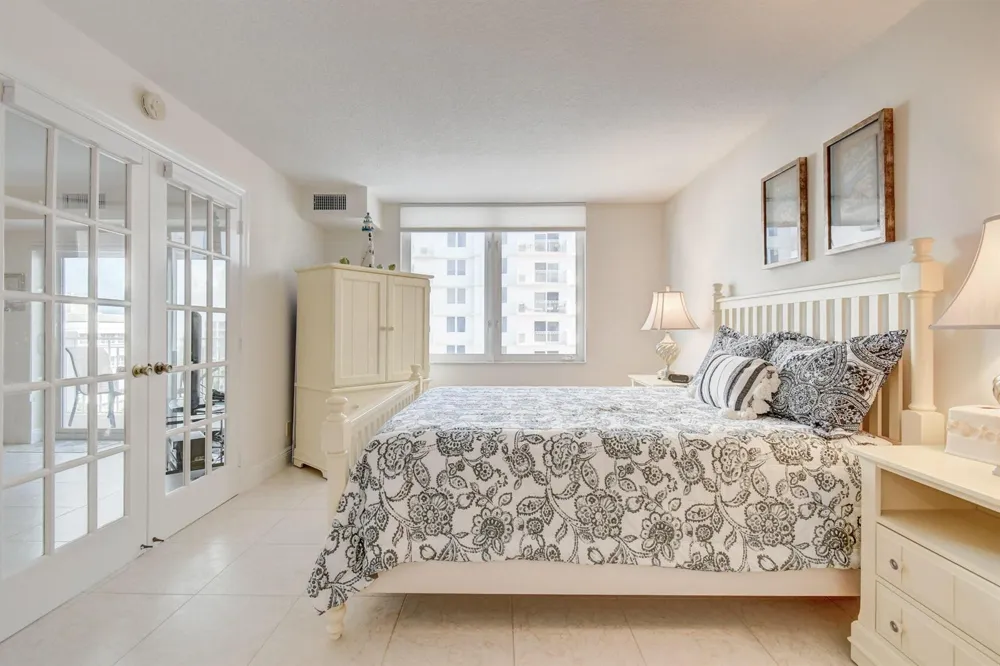 3221 S Ocean Boulevard #704 Highland Beach, FL 33487