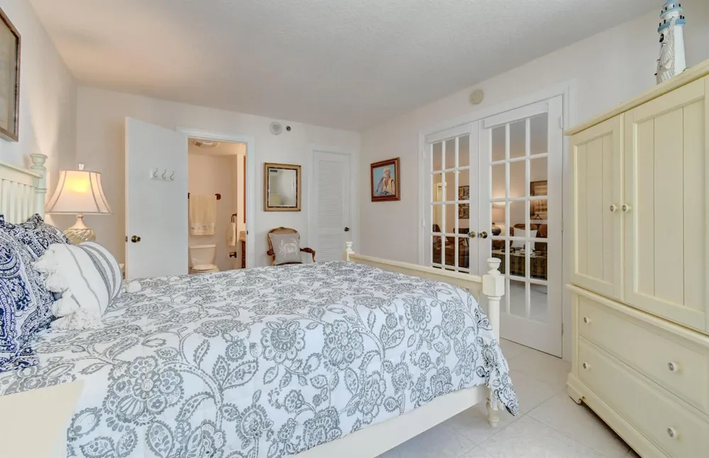 3221 S Ocean Boulevard #704 Highland Beach, FL 33487