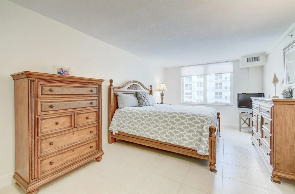 3221 S Ocean Boulevard #704 Highland Beach, FL 33487