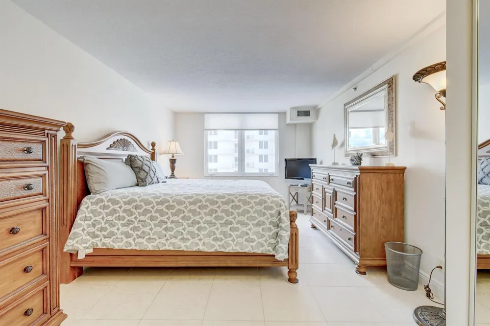 3221 S Ocean Boulevard #704 Highland Beach, FL 33487