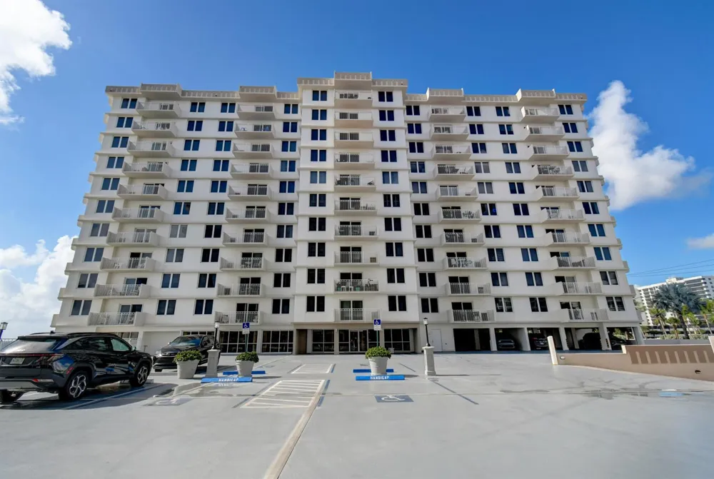 3221 S Ocean Boulevard #704 Highland Beach, FL 33487