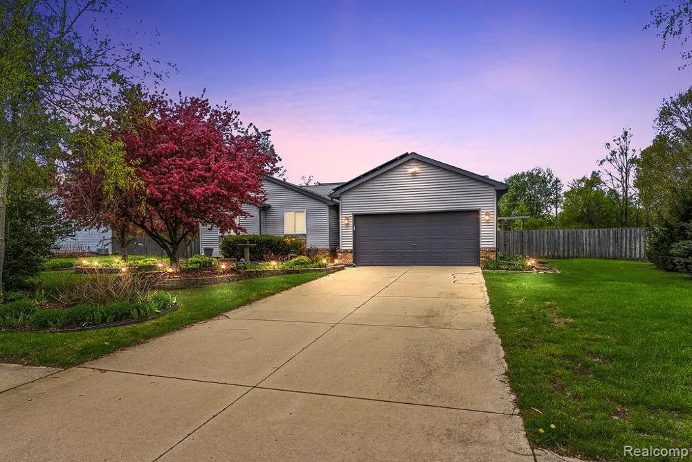 4713 Desert Bridge Court Highland Charter Township, MI 48356