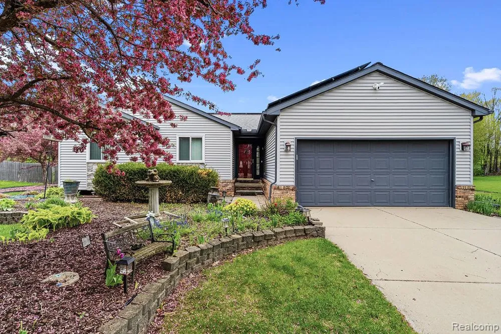 4713 Desert Bridge Court Highland Charter Township, MI 48356