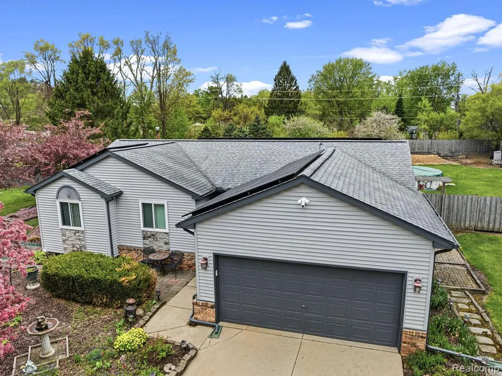 4713 Desert Bridge Court Highland Charter Township, MI 48356