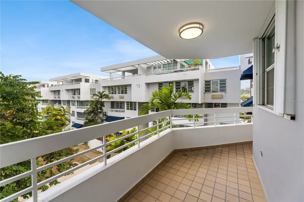 1105 AVE JUAN CARLOS DE BORBON #1105 Guaynabo, PR 00969