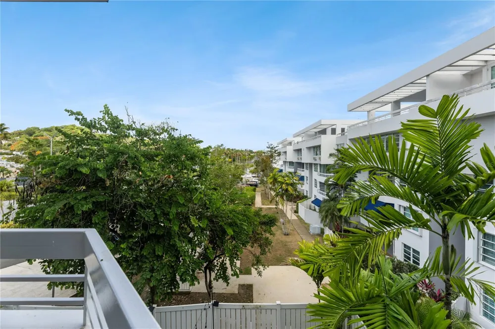 1105 AVE JUAN CARLOS DE BORBON #1105 Guaynabo, PR 00969