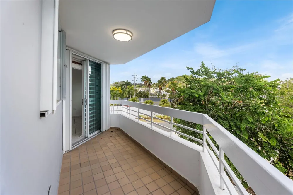 1105 AVE JUAN CARLOS DE BORBON #1105 Guaynabo, PR 00969
