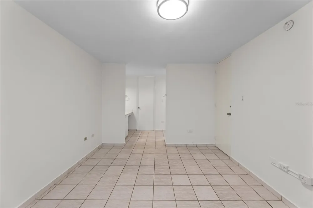 1105 AVE JUAN CARLOS DE BORBON #1105 Guaynabo, PR 00969