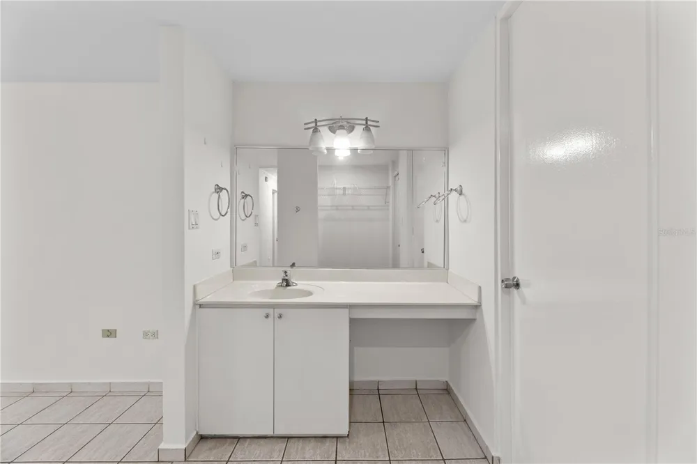 1105 AVE JUAN CARLOS DE BORBON #1105 Guaynabo, PR 00969