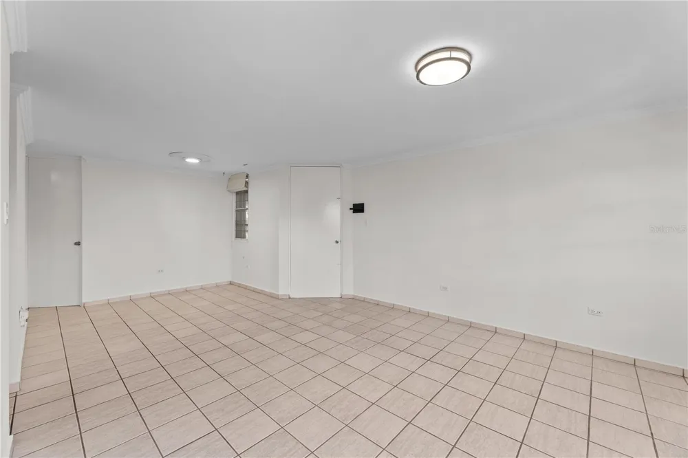 1105 AVE JUAN CARLOS DE BORBON #1105 Guaynabo, PR 00969