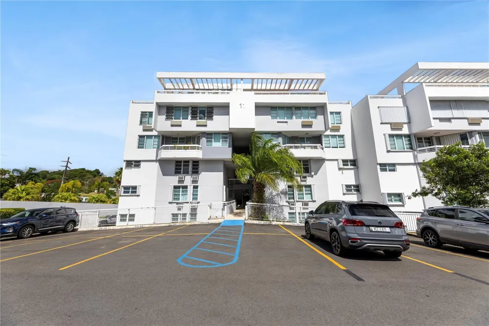 1105 AVE JUAN CARLOS DE BORBON #1105 Guaynabo, PR 00969