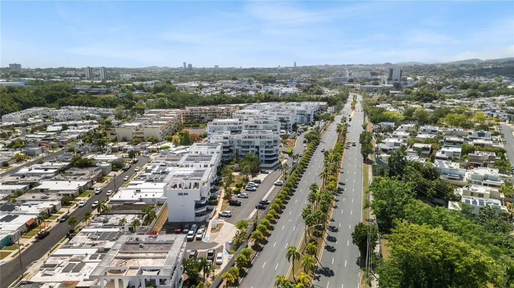1105 AVE JUAN CARLOS DE BORBON #1105 Guaynabo, PR 00969