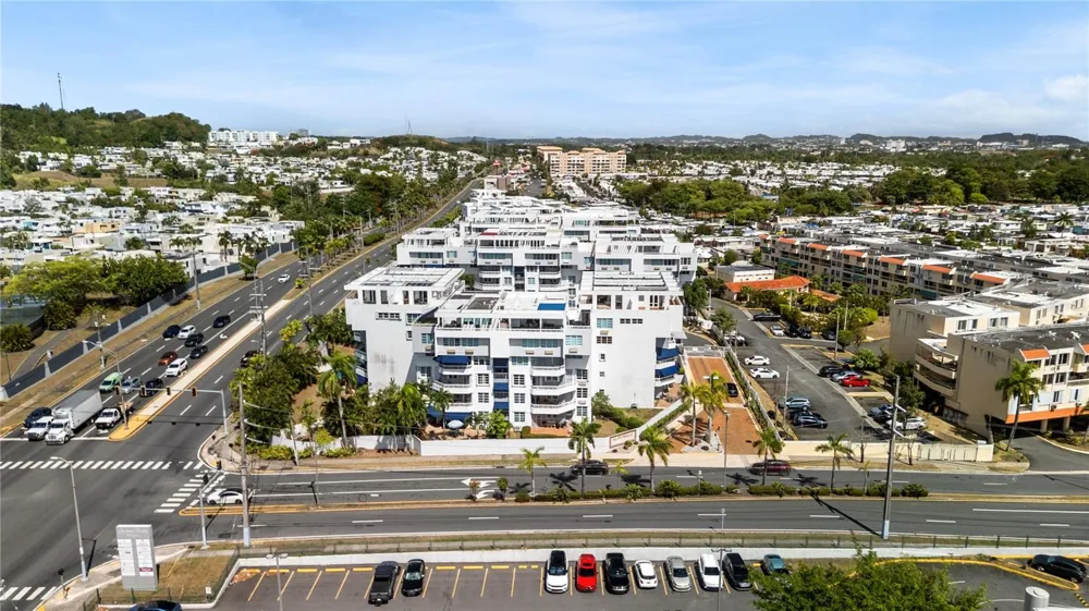1105 AVE JUAN CARLOS DE BORBON #1105 Guaynabo, PR 00969