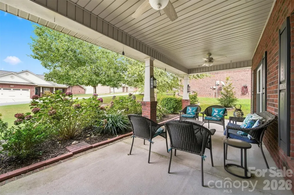 7244 Kenyon Drive Denver, NC 28037