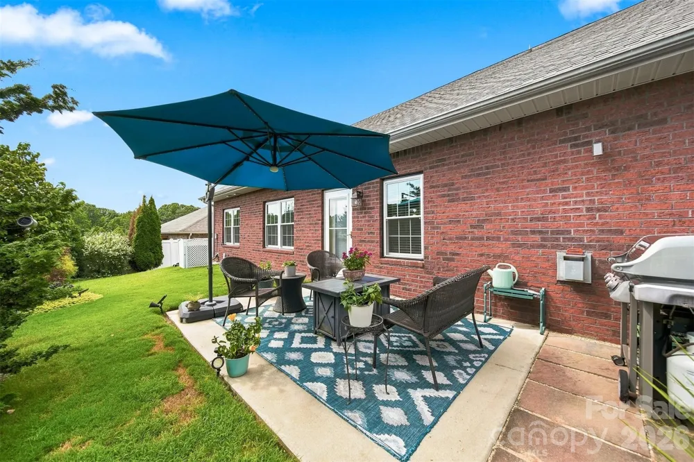 7244 Kenyon Drive Denver, NC 28037