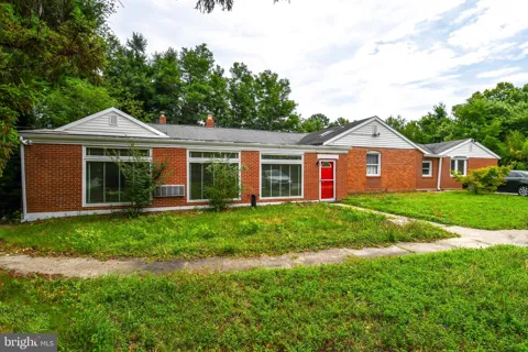 301 LOUREIRO LANE