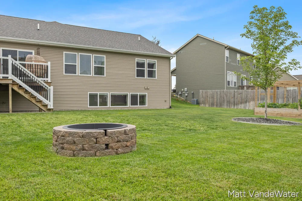 3501 Tearose Drive Hudsonville, MI 49426