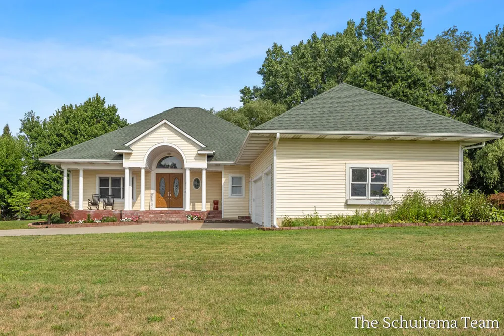 6219 Walton Heath Drive Hudsonville, MI 49426
