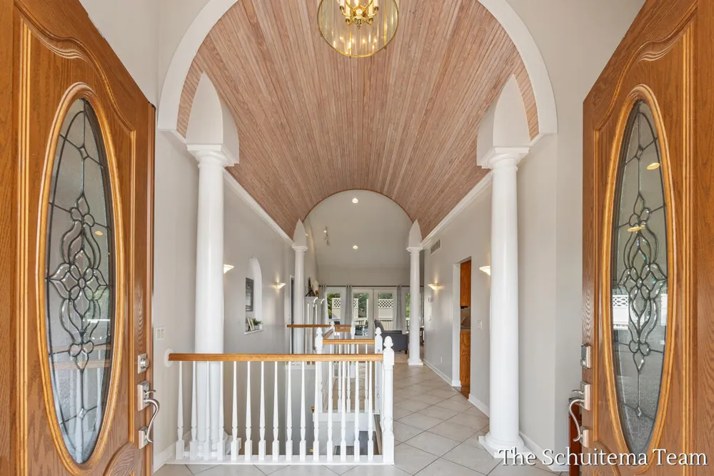 6219 Walton Heath Drive Hudsonville, MI 49426