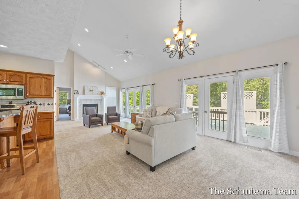 6219 Walton Heath Drive Hudsonville, MI 49426