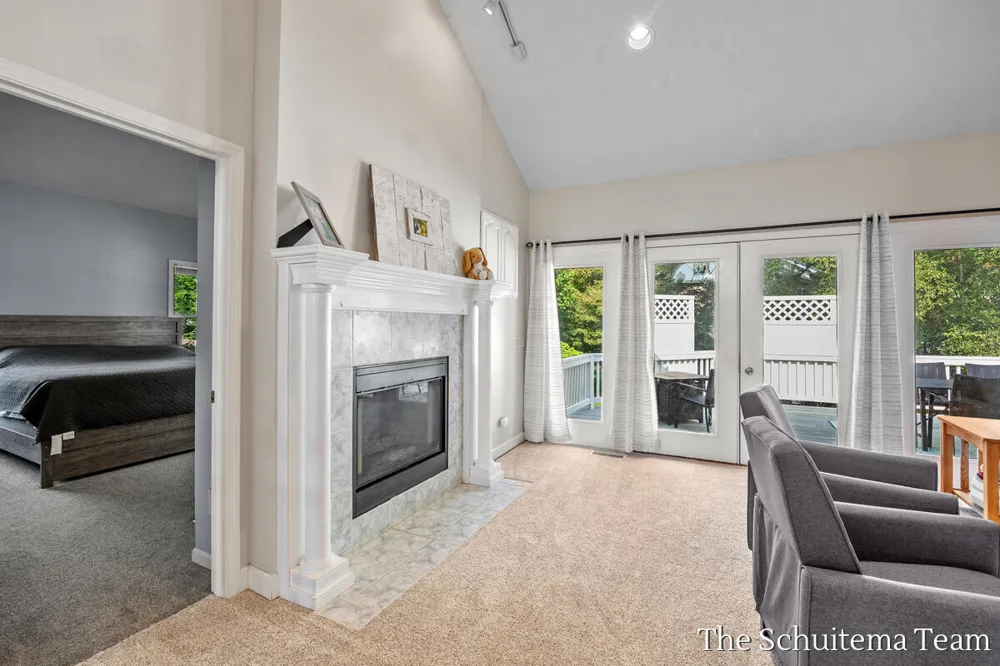 6219 Walton Heath Drive Hudsonville, MI 49426