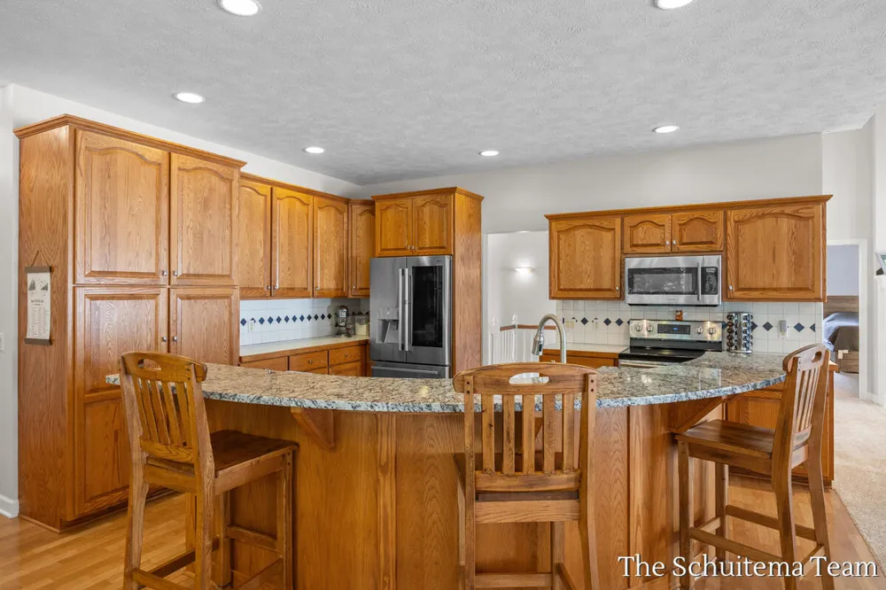 6219 Walton Heath Drive Hudsonville, MI 49426
