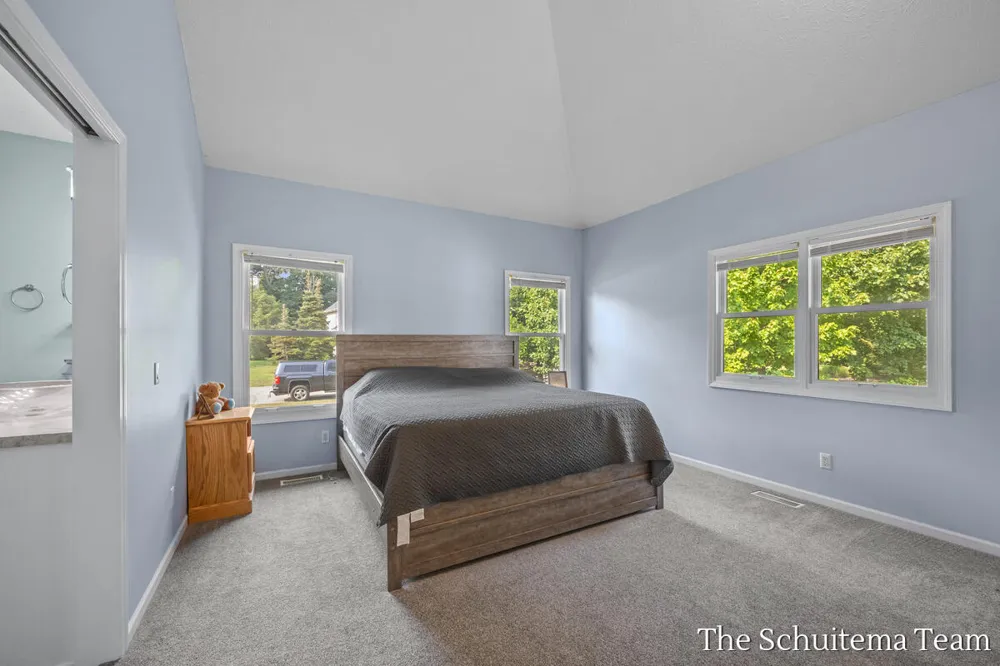 6219 Walton Heath Drive Hudsonville, MI 49426