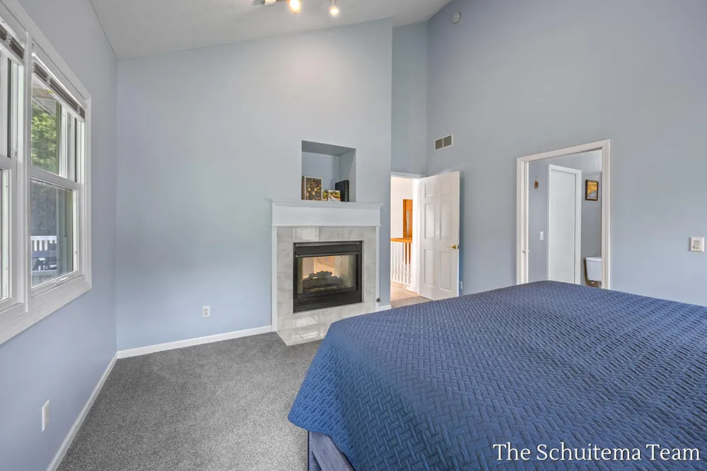 6219 Walton Heath Drive Hudsonville, MI 49426
