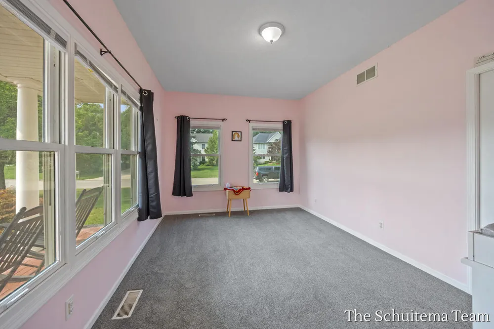 6219 Walton Heath Drive Hudsonville, MI 49426