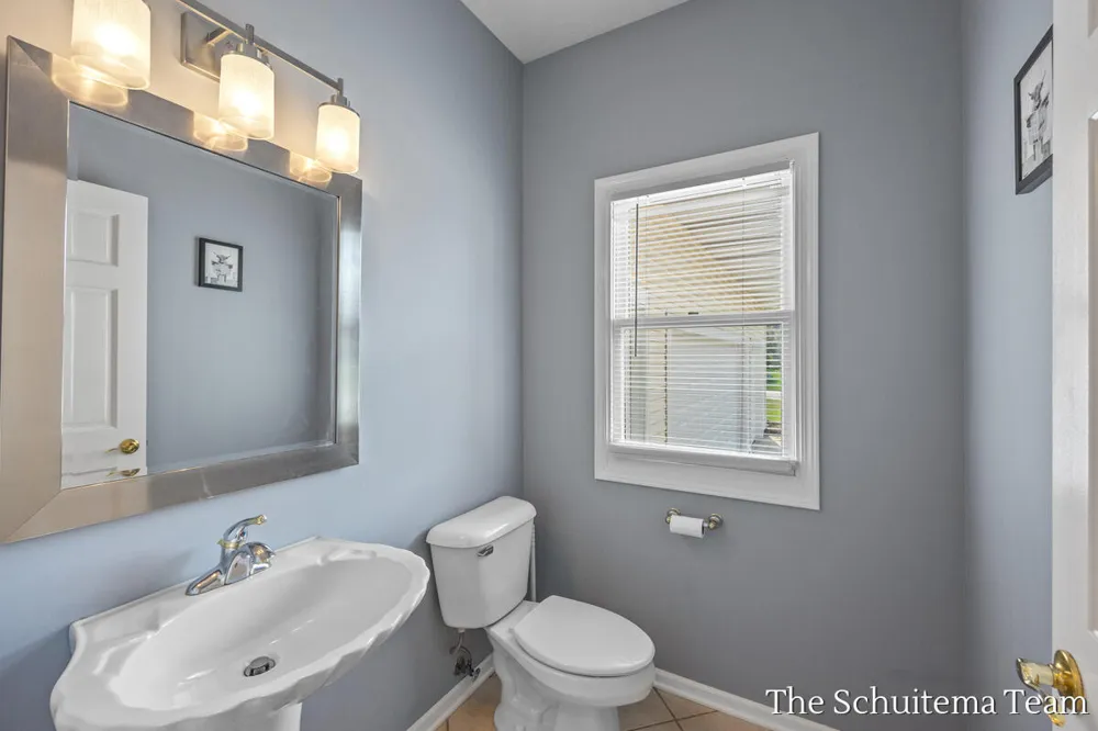 6219 Walton Heath Drive Hudsonville, MI 49426