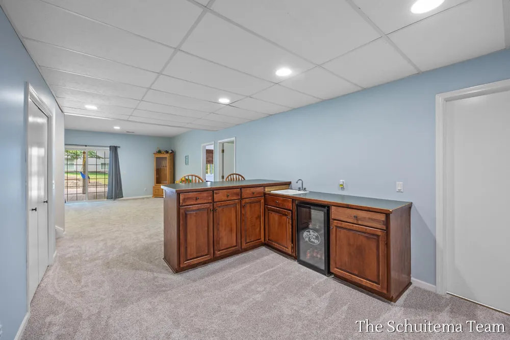 6219 Walton Heath Drive Hudsonville, MI 49426
