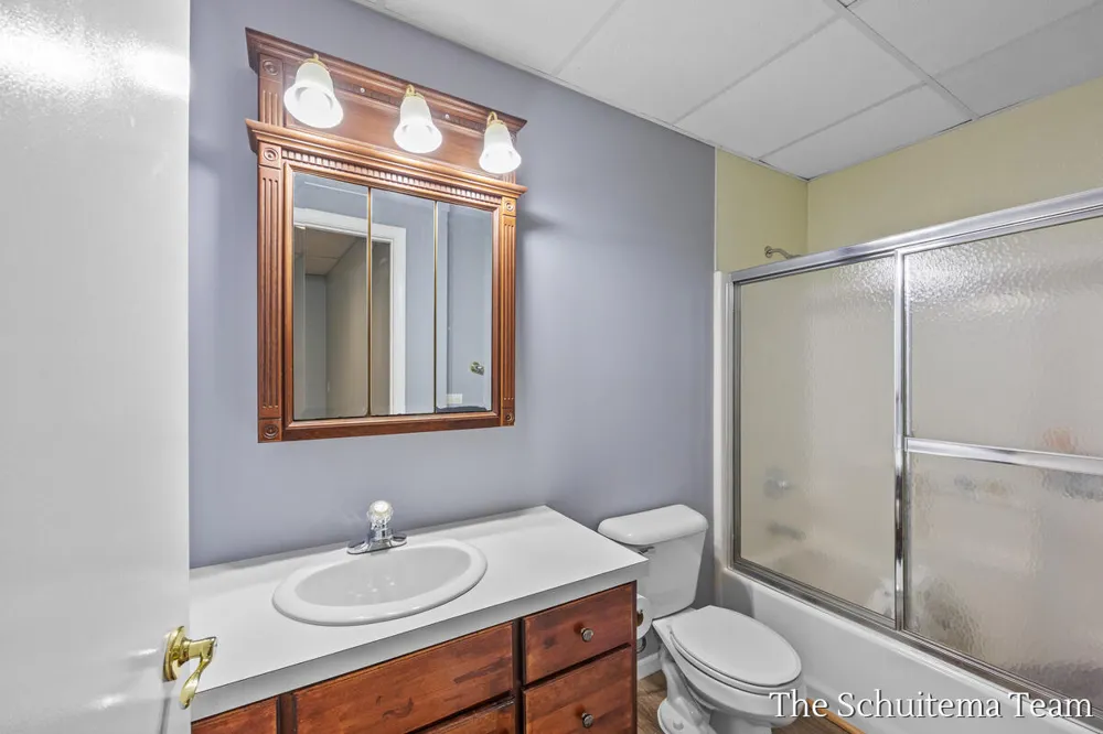 6219 Walton Heath Drive Hudsonville, MI 49426