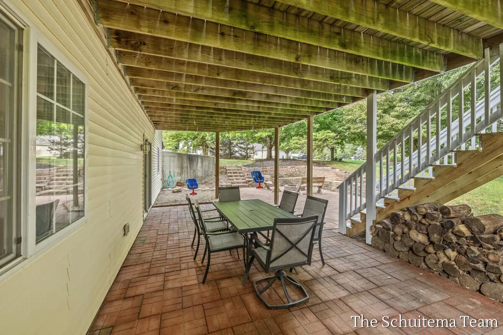 6219 Walton Heath Drive Hudsonville, MI 49426
