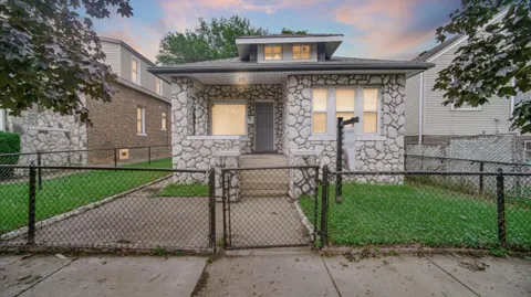 3718 Hemlock Street