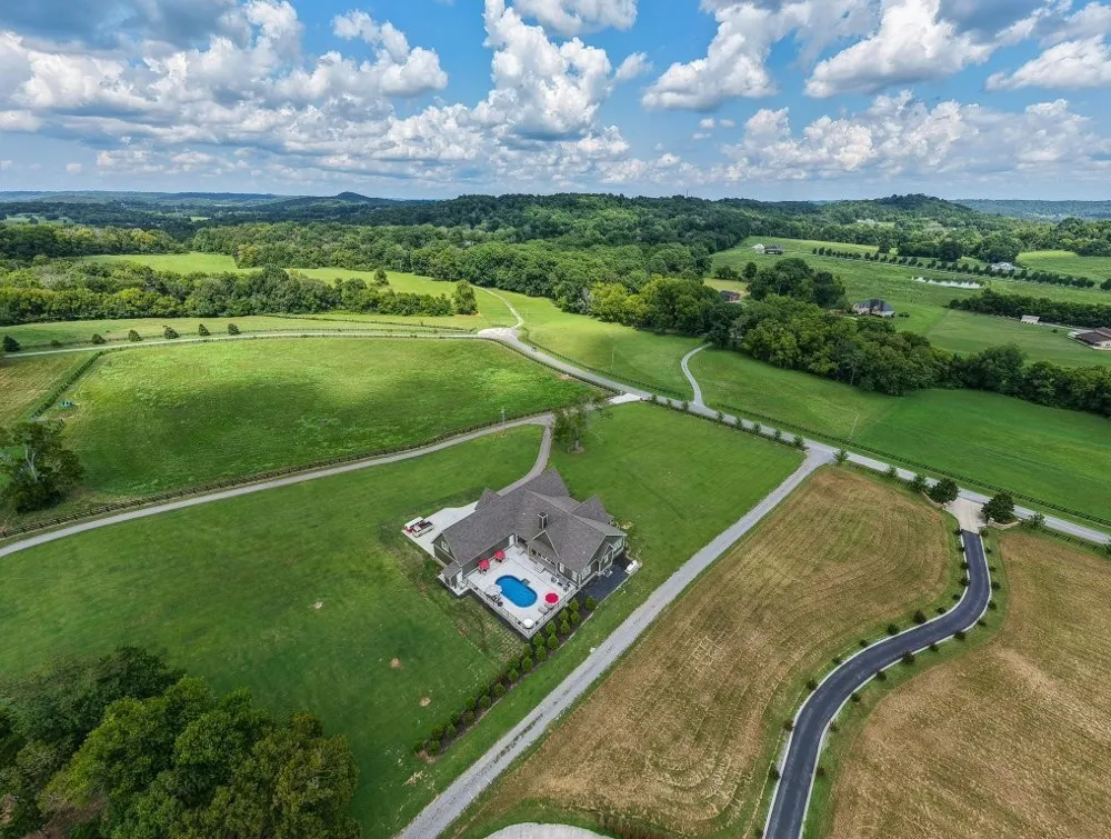121 Wartrace Creek Rd Wartrace, TN 37183