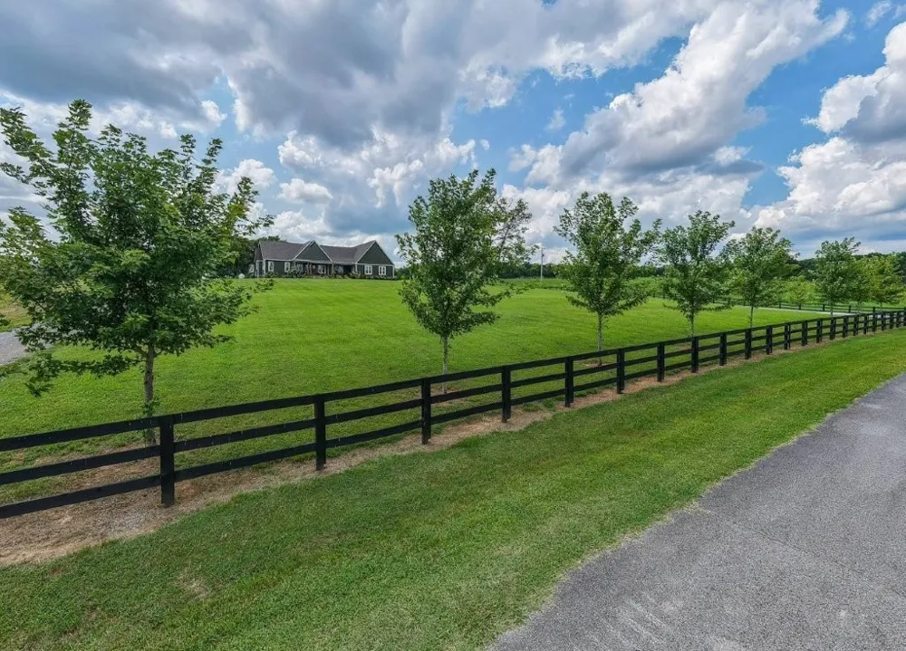 121 Wartrace Creek Rd Wartrace, TN 37183