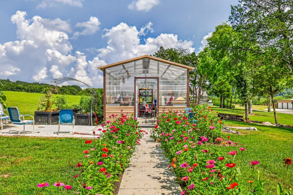 121 Wartrace Creek Rd Wartrace, TN 37183
