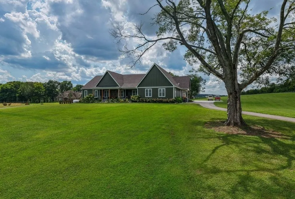 121 Wartrace Creek Rd Wartrace, TN 37183